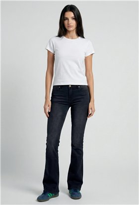 MET Jeans acampanado color negro detalle joyas