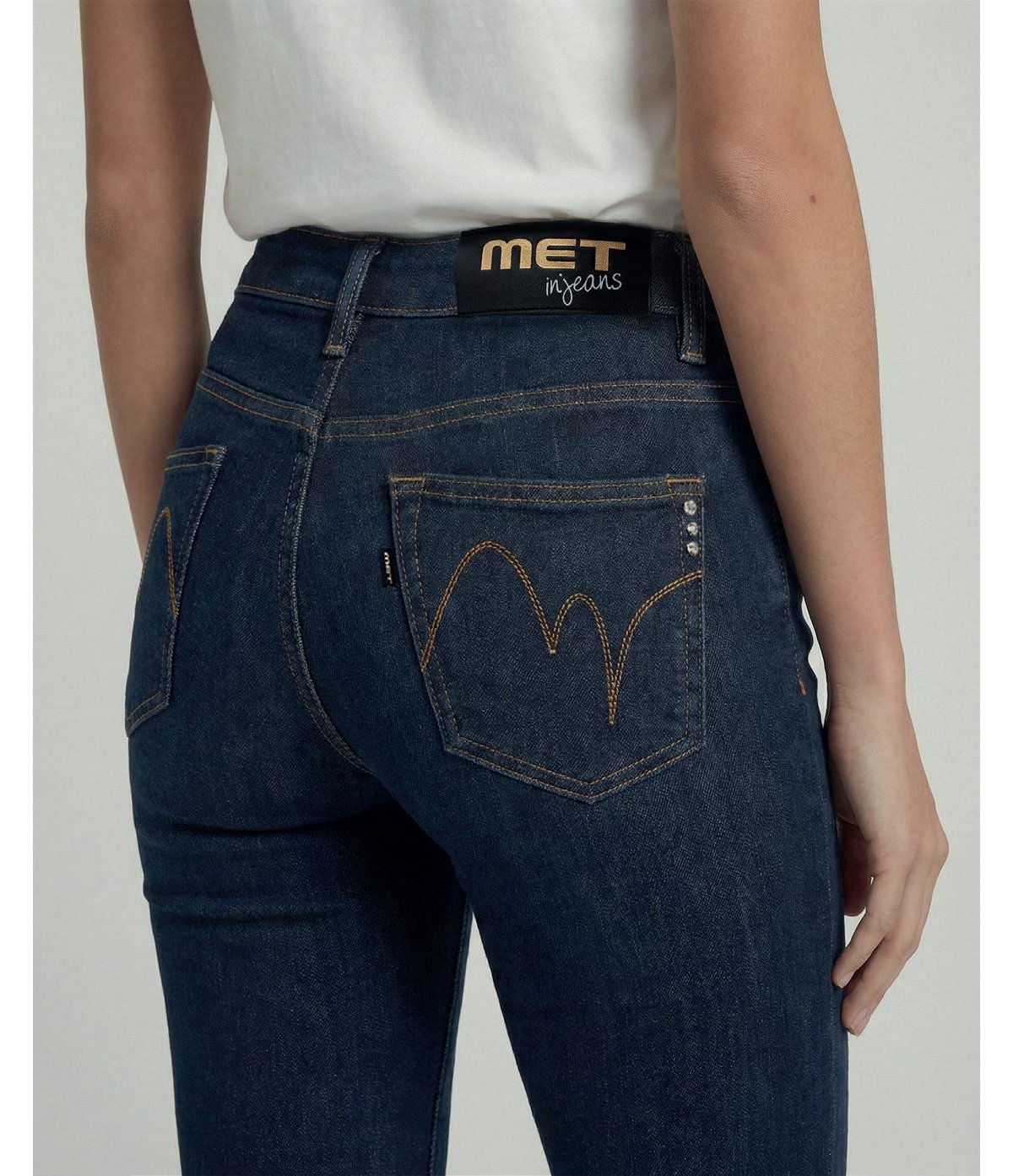 MET Jeans acampanado azul oscuro detalle joyas