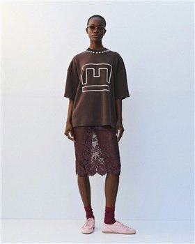 Acces Camiseta oversize con tachuelas