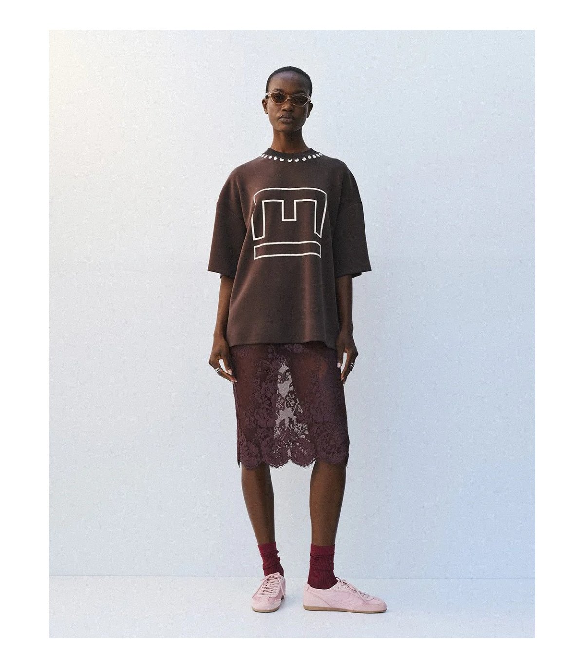 Acces Camiseta oversize con tachuelas