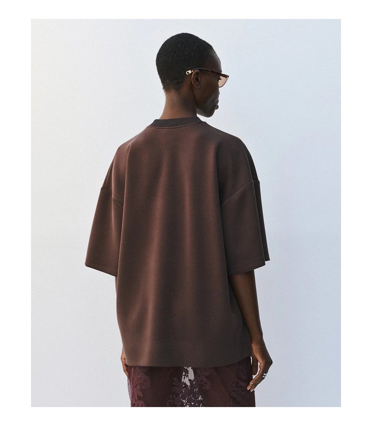 Acces Camiseta oversize con tachuelas