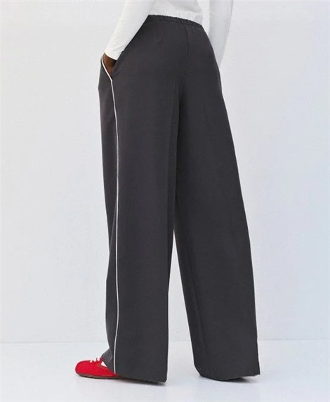 Acces Pantalón recto con vivo lateral