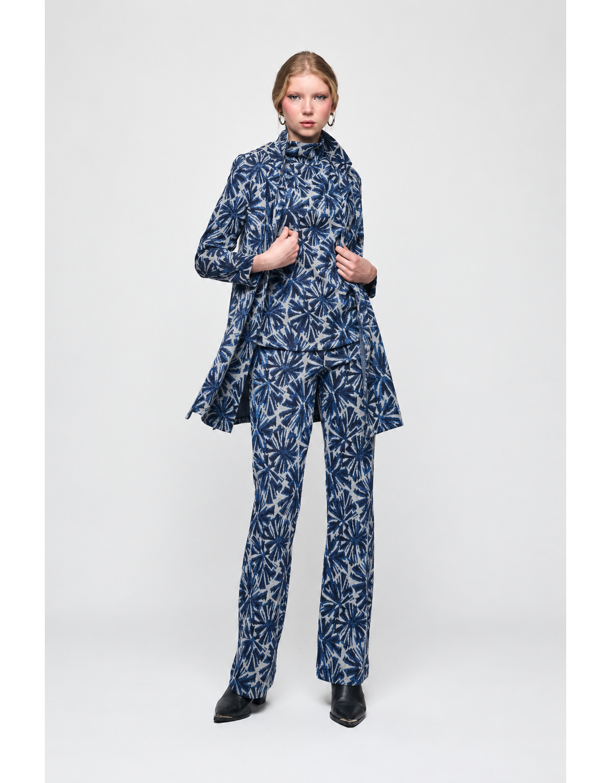 Malena Blusa estampado azul cuello halter