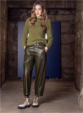Scusi Pantalón amplio ecopiel color kaki