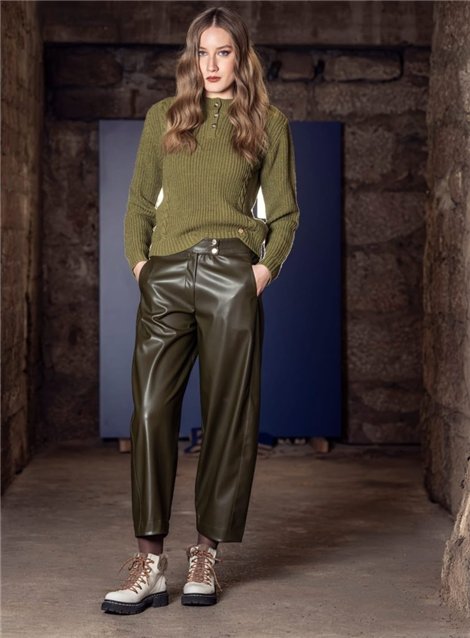 Scusi Pantalón amplio ecopiel color kaki