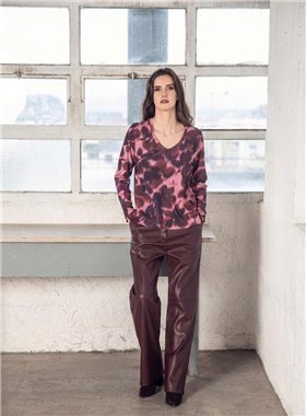 Scusi Pantalón amplio ecopiel color vino
