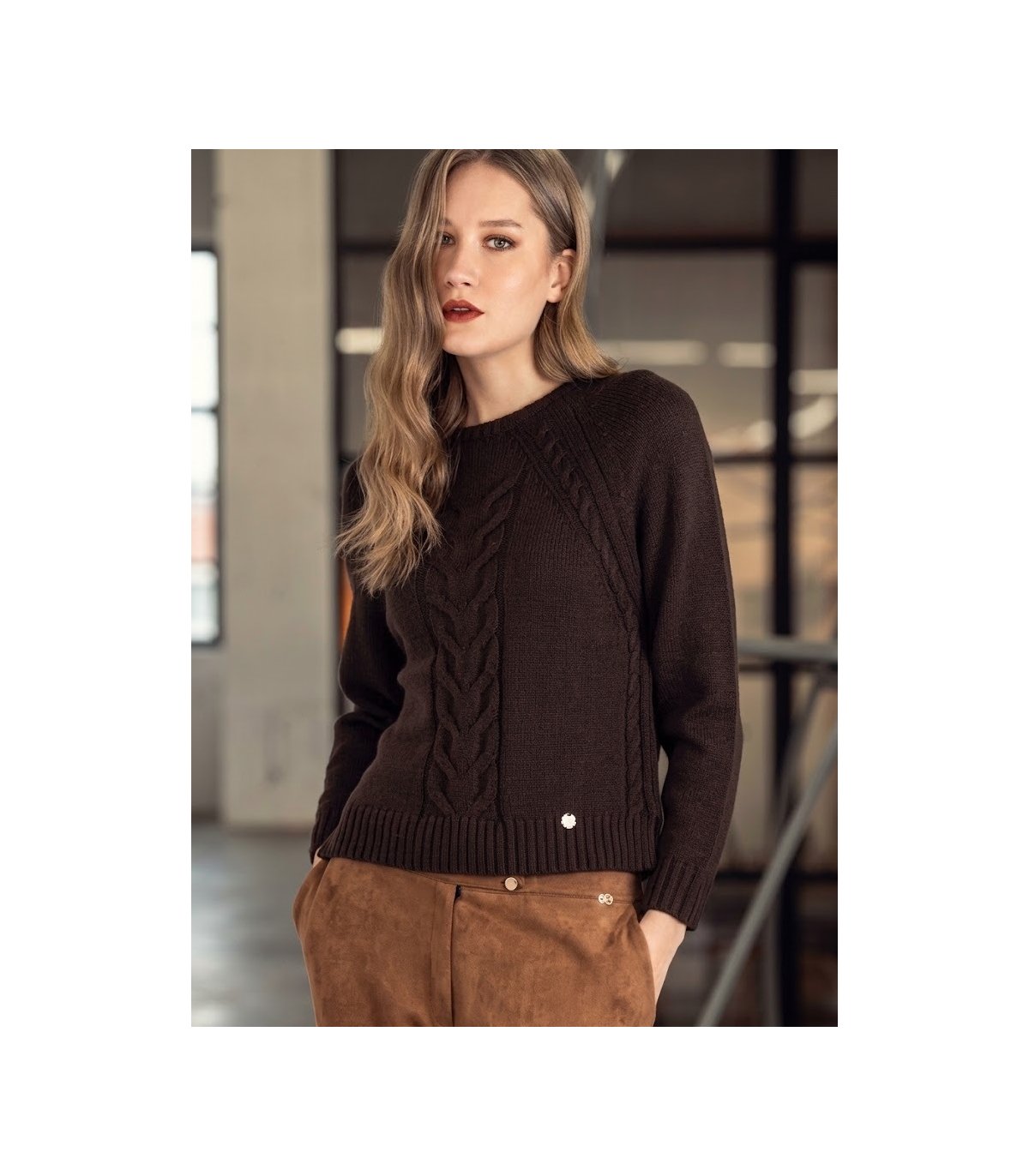 Scusi Jersey con detalle trenzado color chocolate