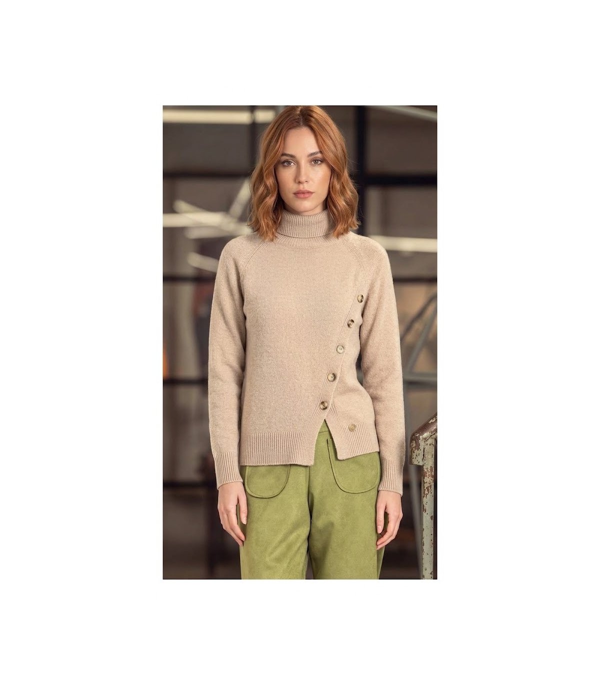 Scusi Jersey con botones decorativos color beige