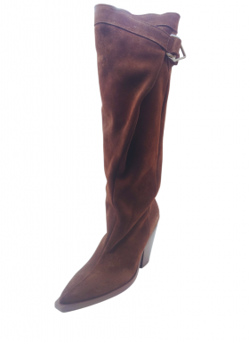 Vosso Moda Bota alta serraje detalle hebilla