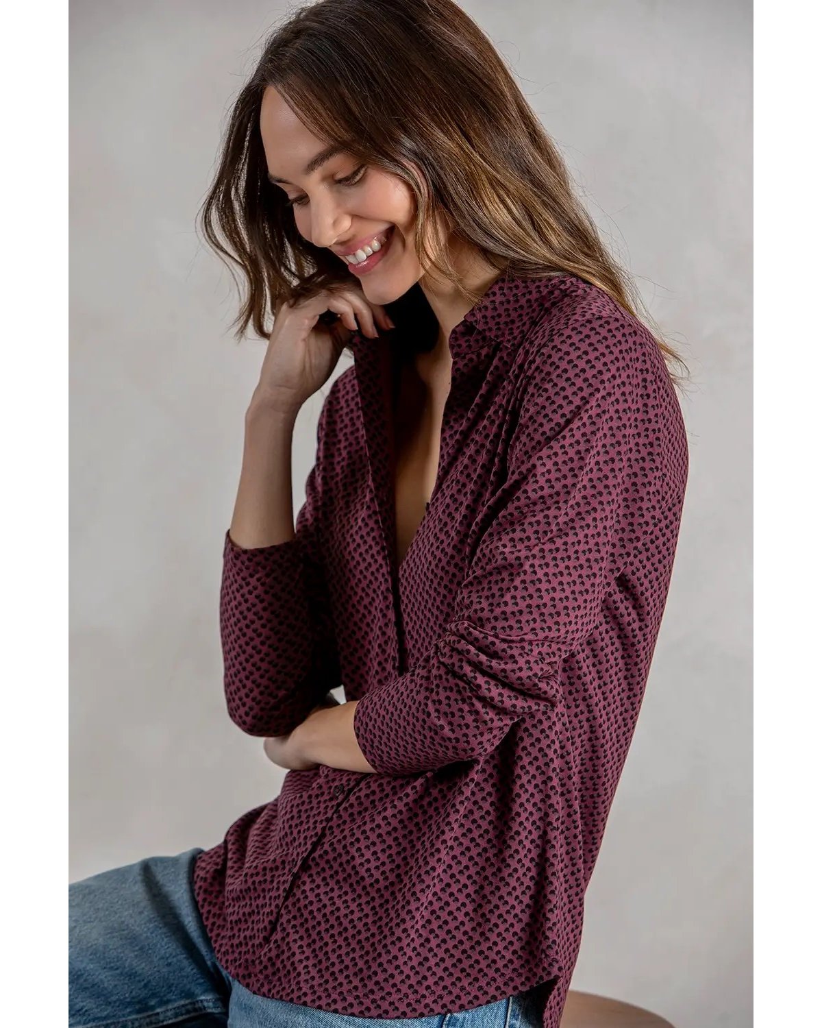 Gerry Camisa moteada color vino
