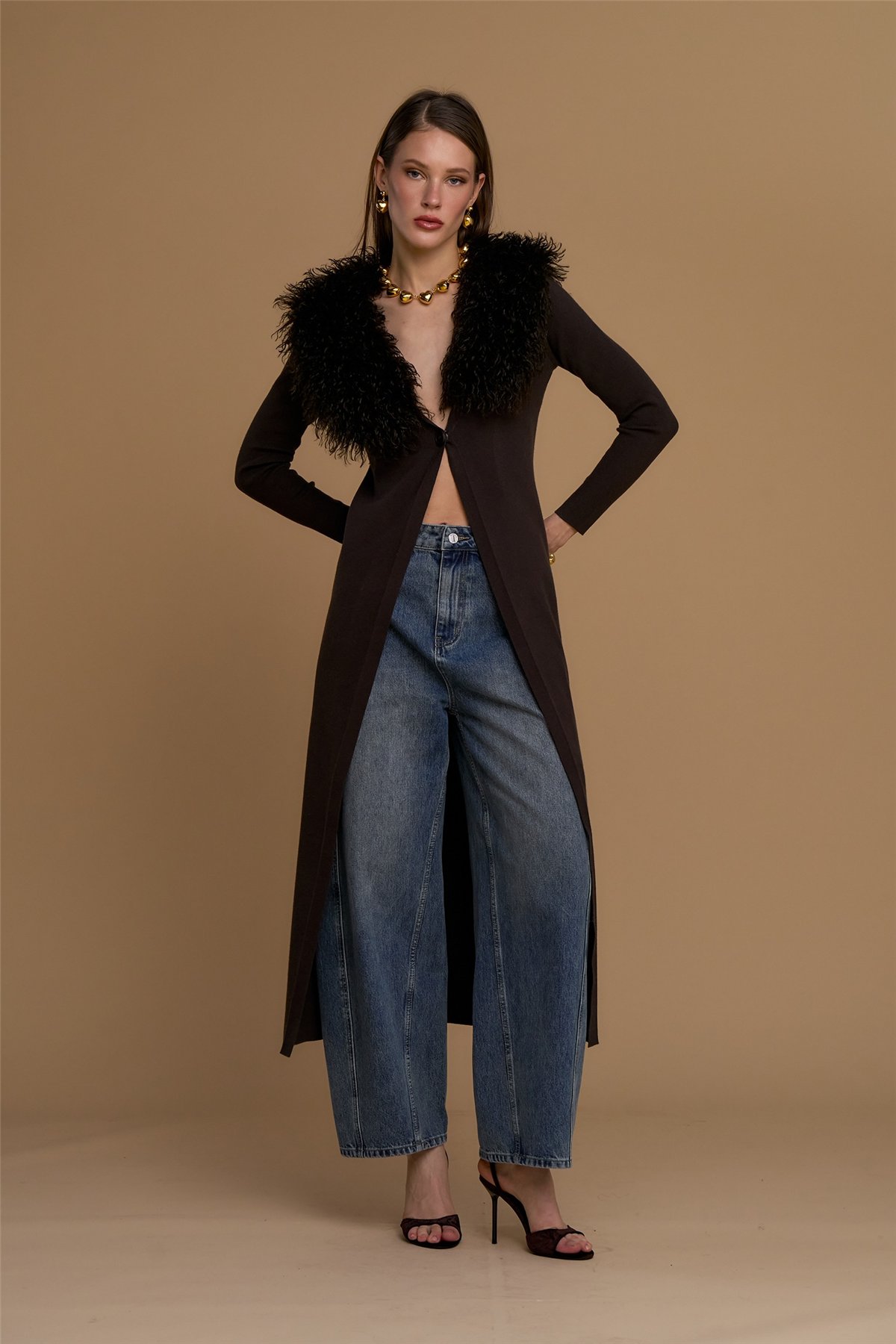 Nosecrets Maxi cárdigan con cuello de pelo