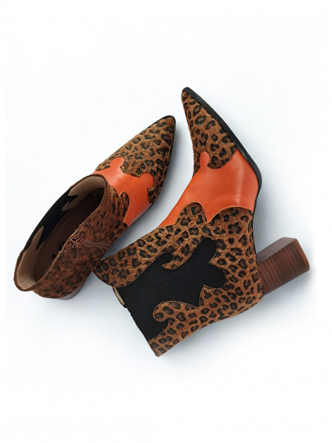 Vosso Moda Botín piel y pelo animal print