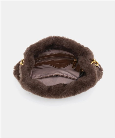 Pepe Moll Bolso Isis de suave pelo color marrón chocolate