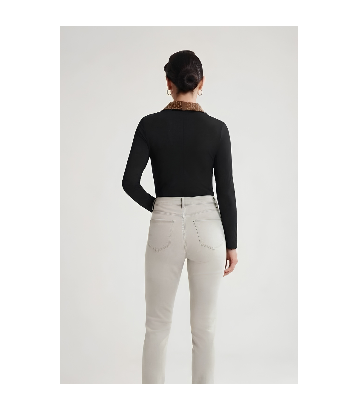 Zoe Blusa cuello polo con pedrería