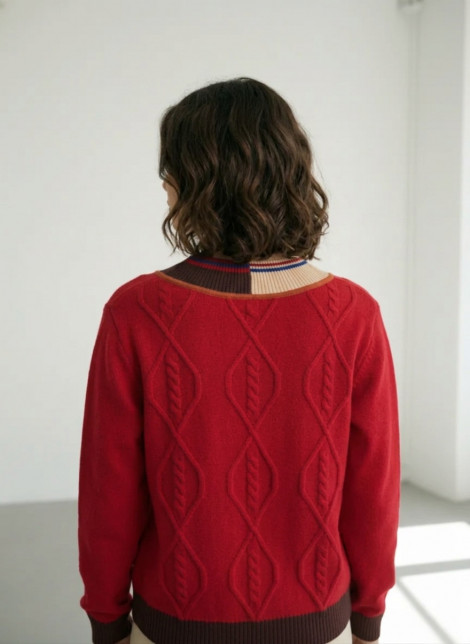 WNT Jersey rojo trenzas y cuello multicolor