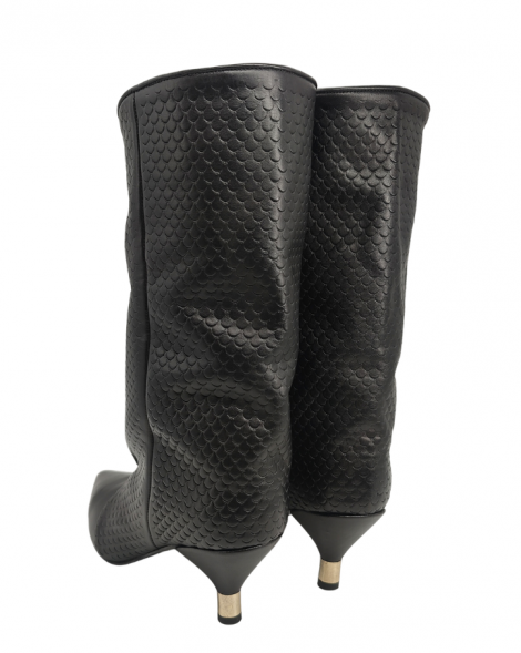 Vosso Moda Bota piel negra escamada