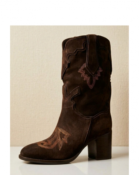 Vosso Moda Bota serraje con bordado