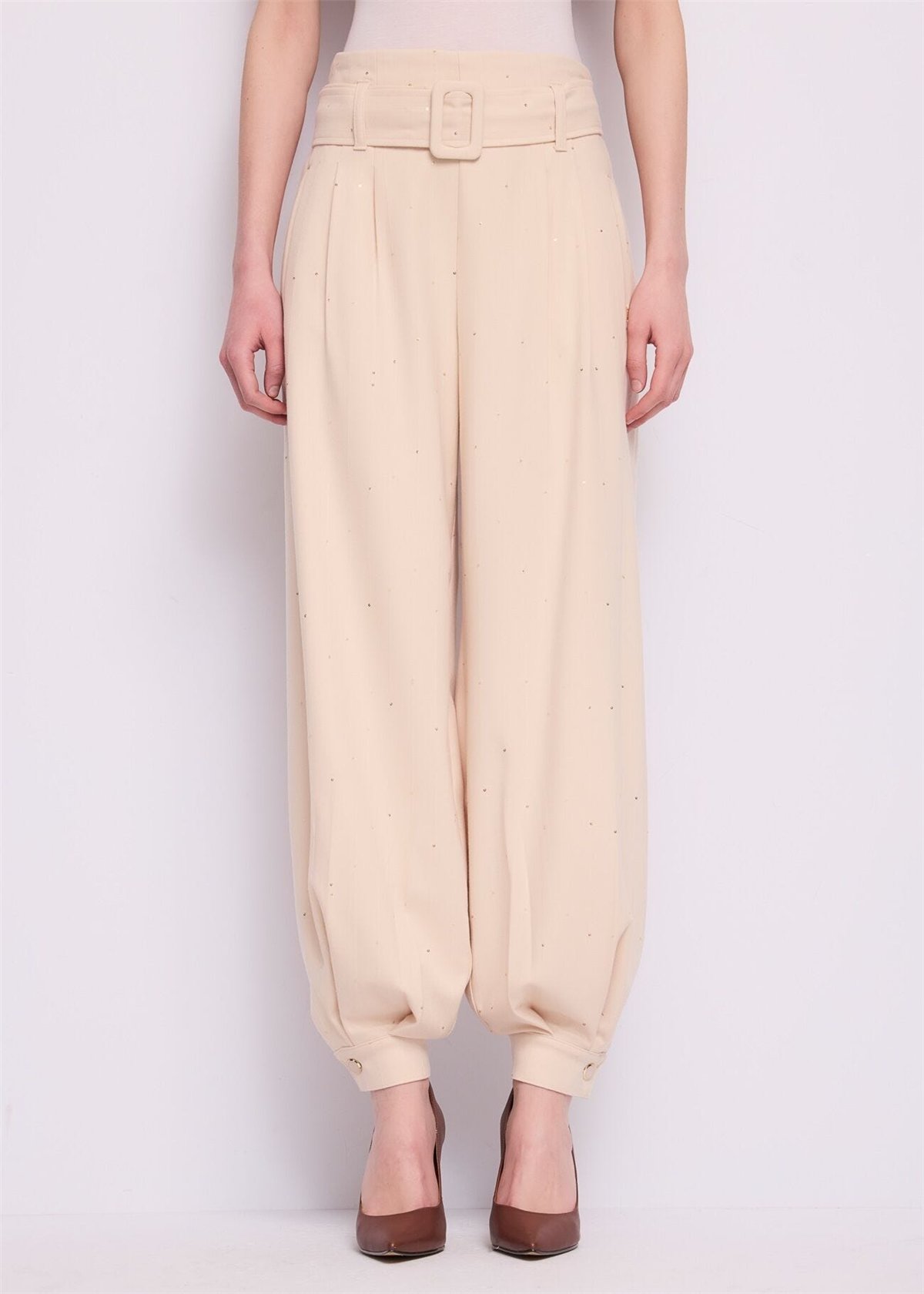 GAUDI Pantalón beige con pinzas y cinturón