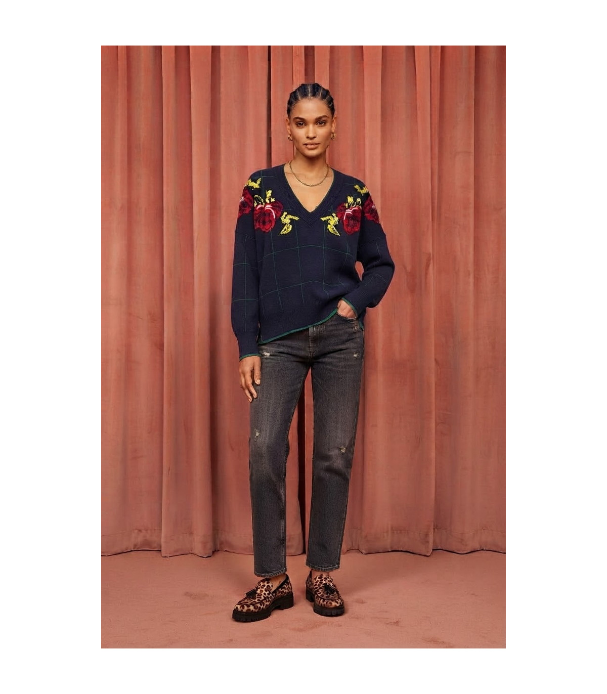 CBH Jersey de cuello V y bordado floral