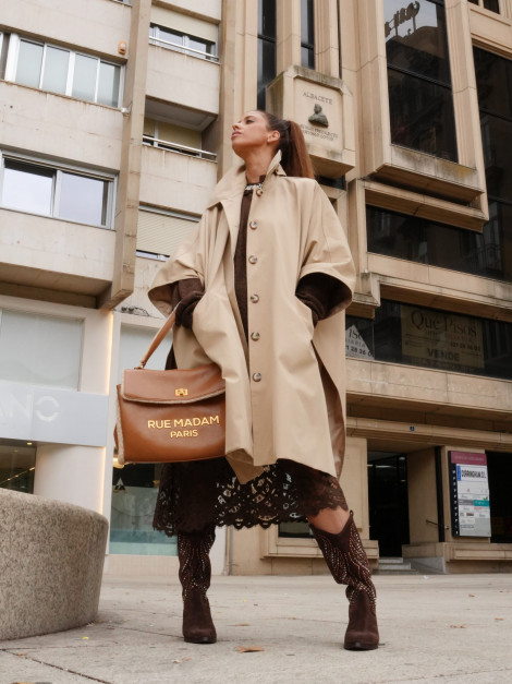 Rue Madam Bolso XL de ecopiel camel y detalle borreguito