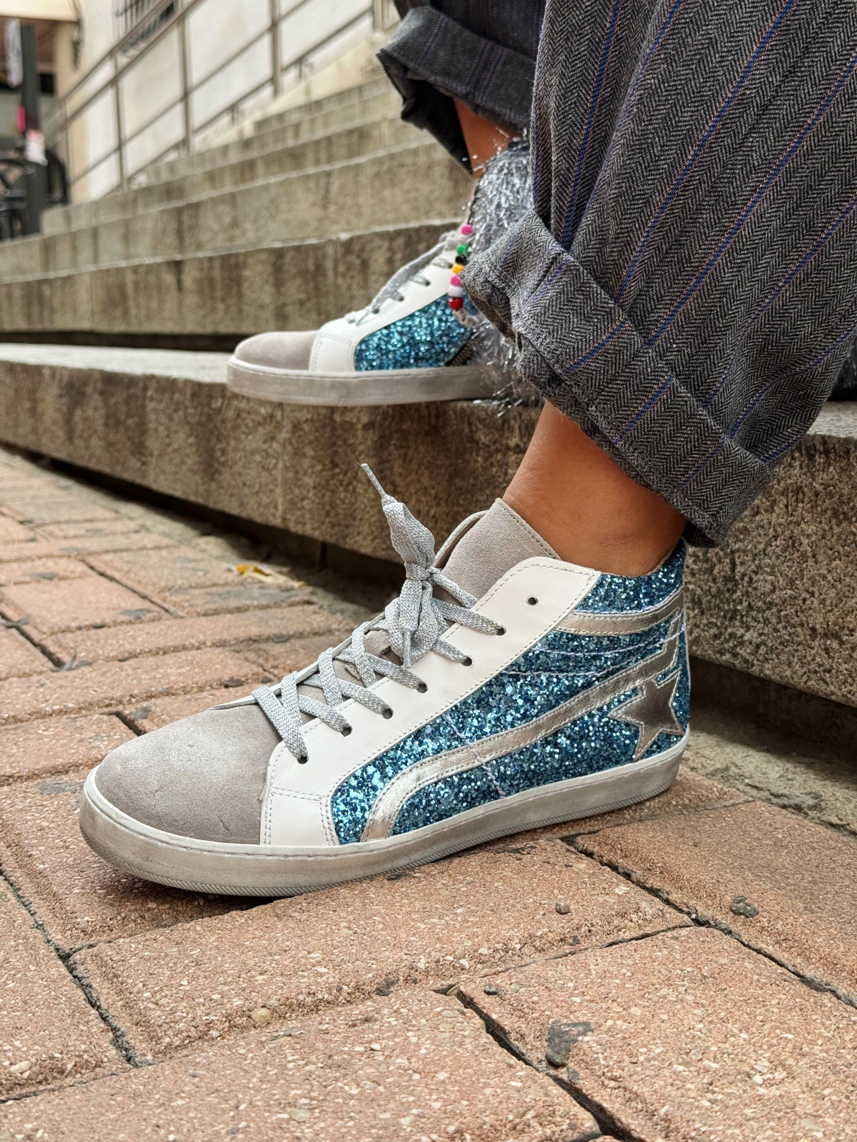 Vosso Moda Sneakers altas afelpada con detalle glitter azul