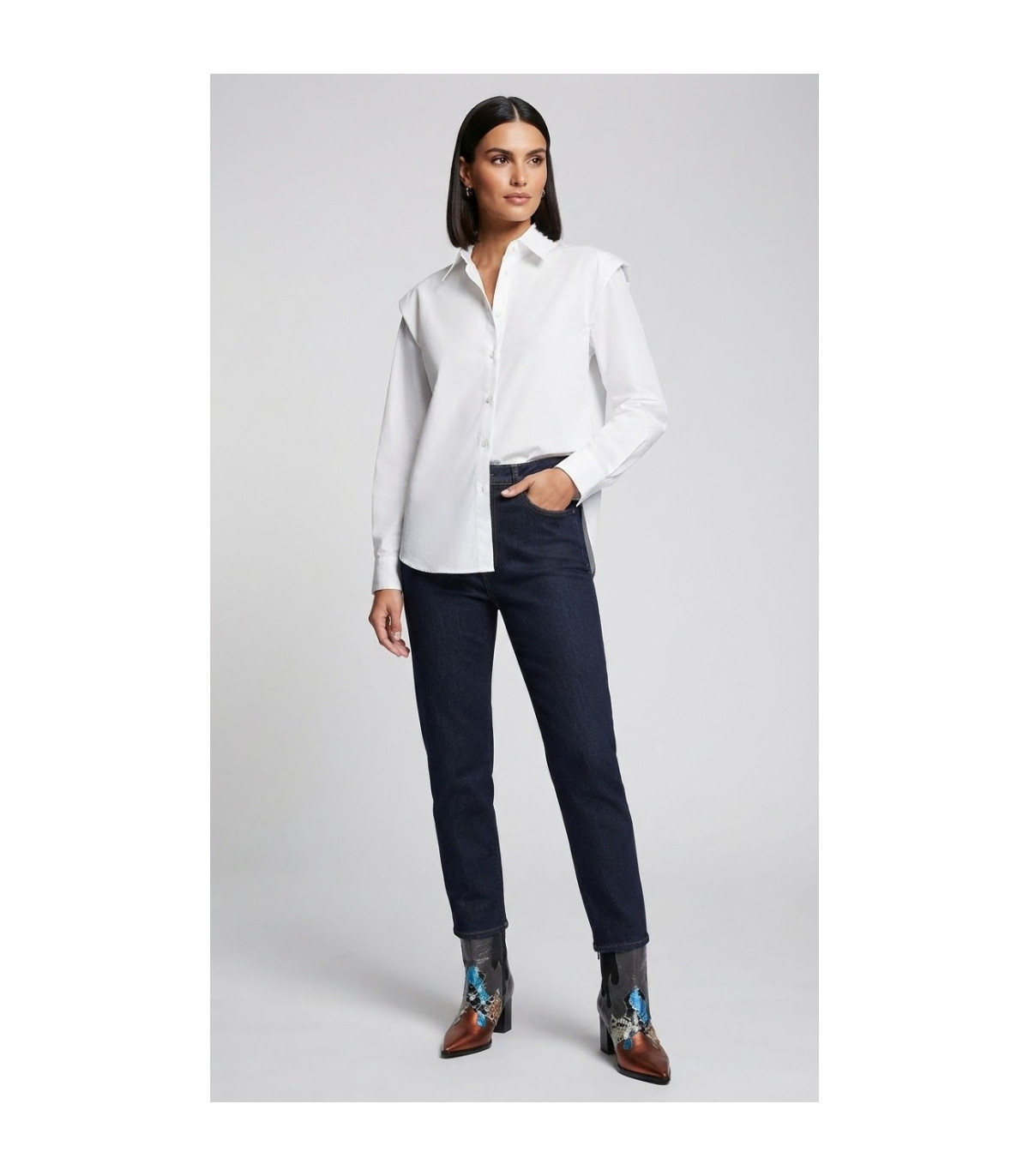Dixie Camisa blanca con detalle de hombreras
