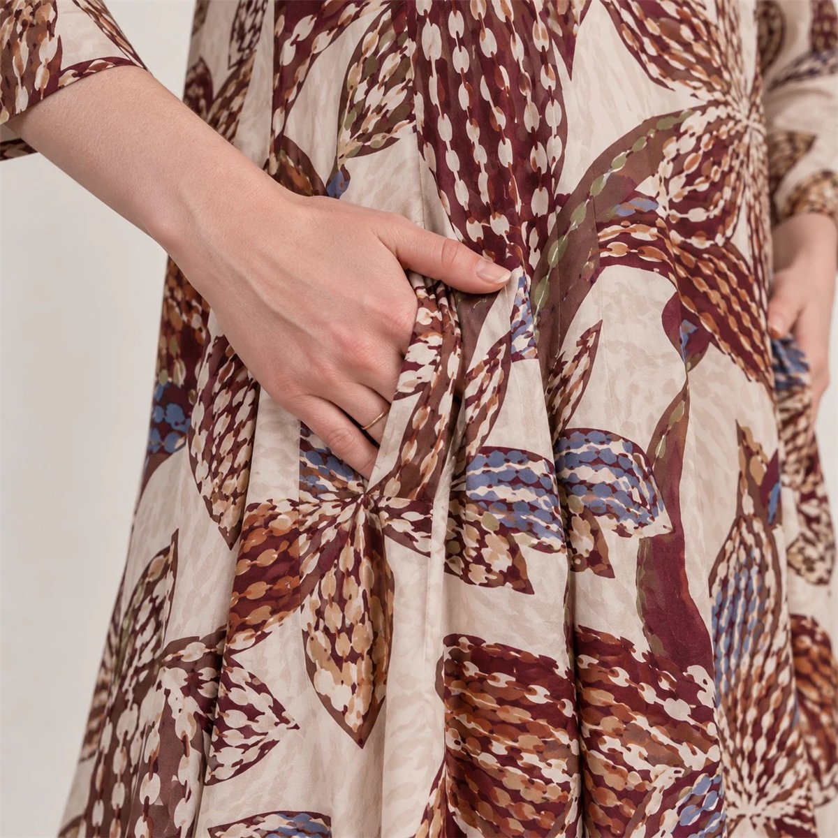 Parole Vestido Mercedes Cacao estampado