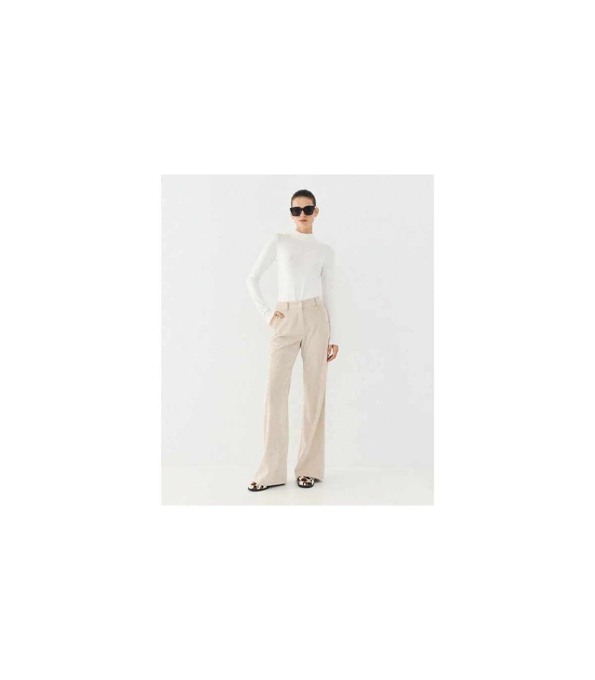Acces Pantalón micro pana beige