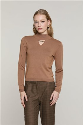 Relish Jersey ligero camel con abertura en escote