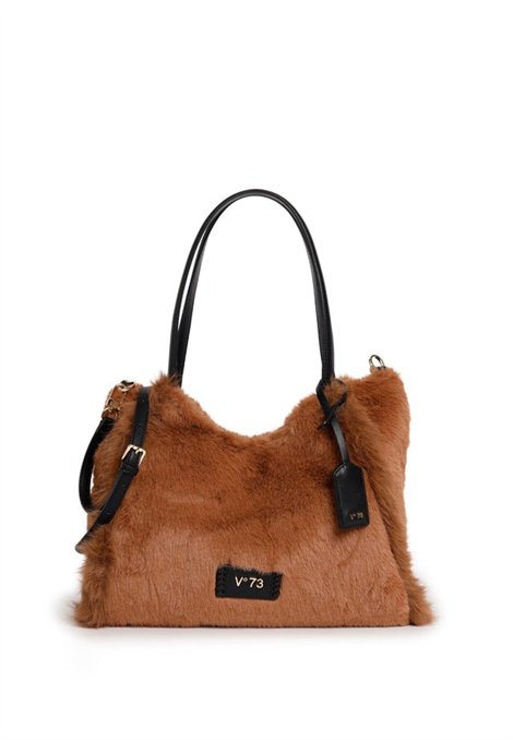 V73 Bolso mediano de pelo color camel