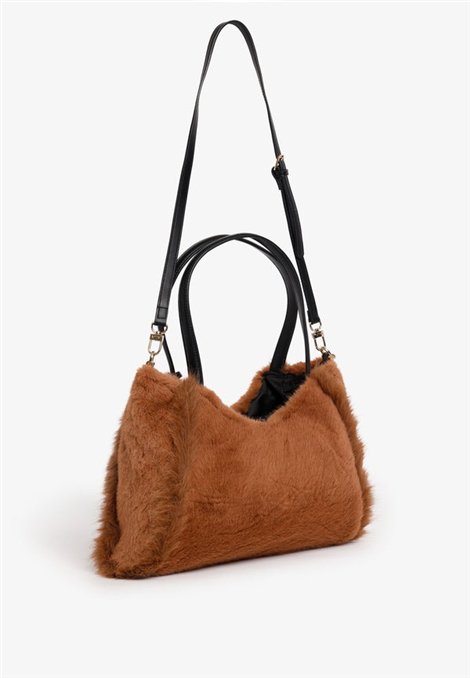 V73 Bolso mediano de pelo color camel