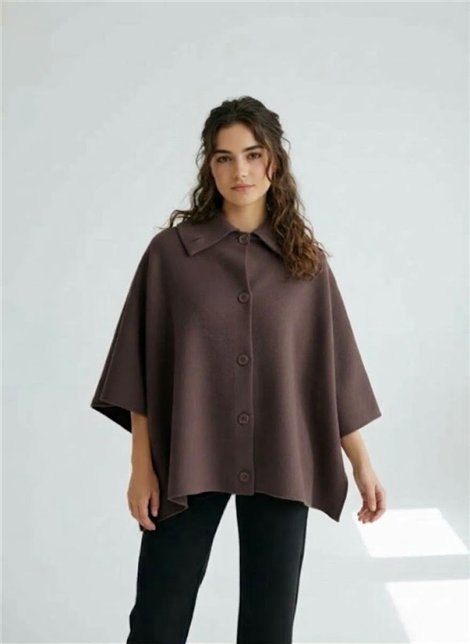 WNT Capa de punto abotonada color chocolate