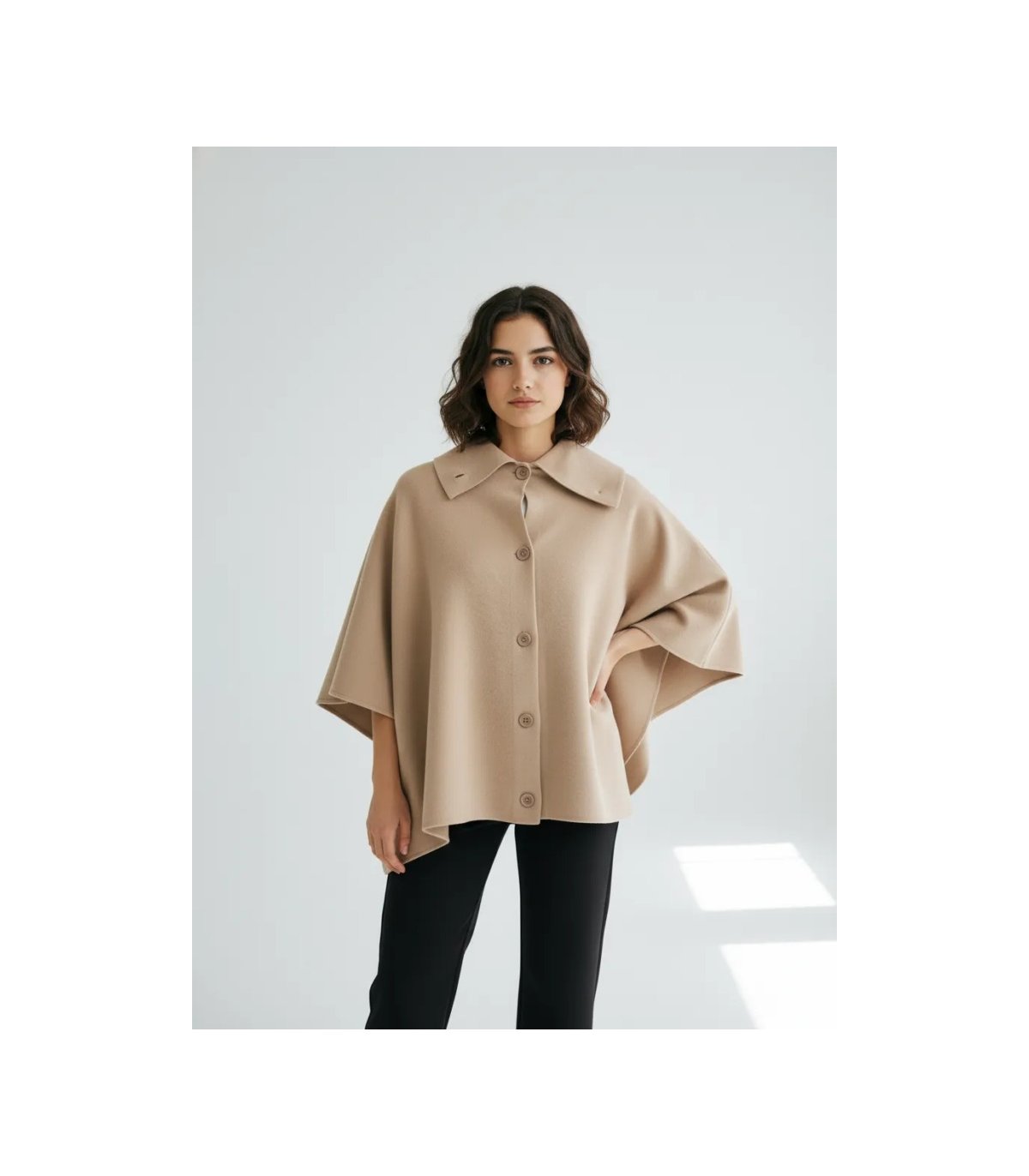 WNT Capa de punto abotonada color beige