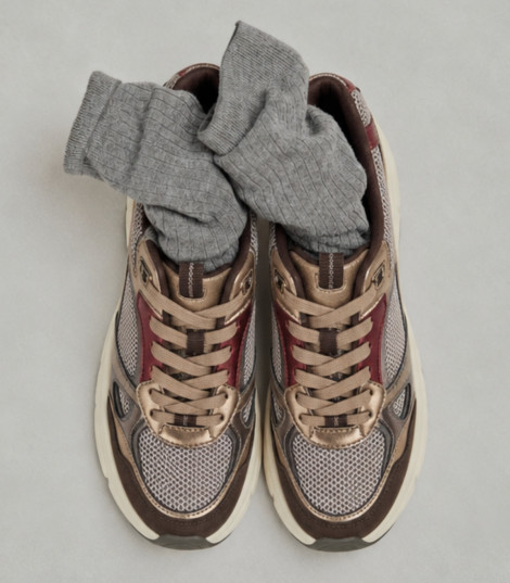 Tamaris Sneaker metalizada color marrón