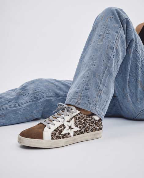 Vosso Moda Sneaker afelpada con detalle glitter leopardo