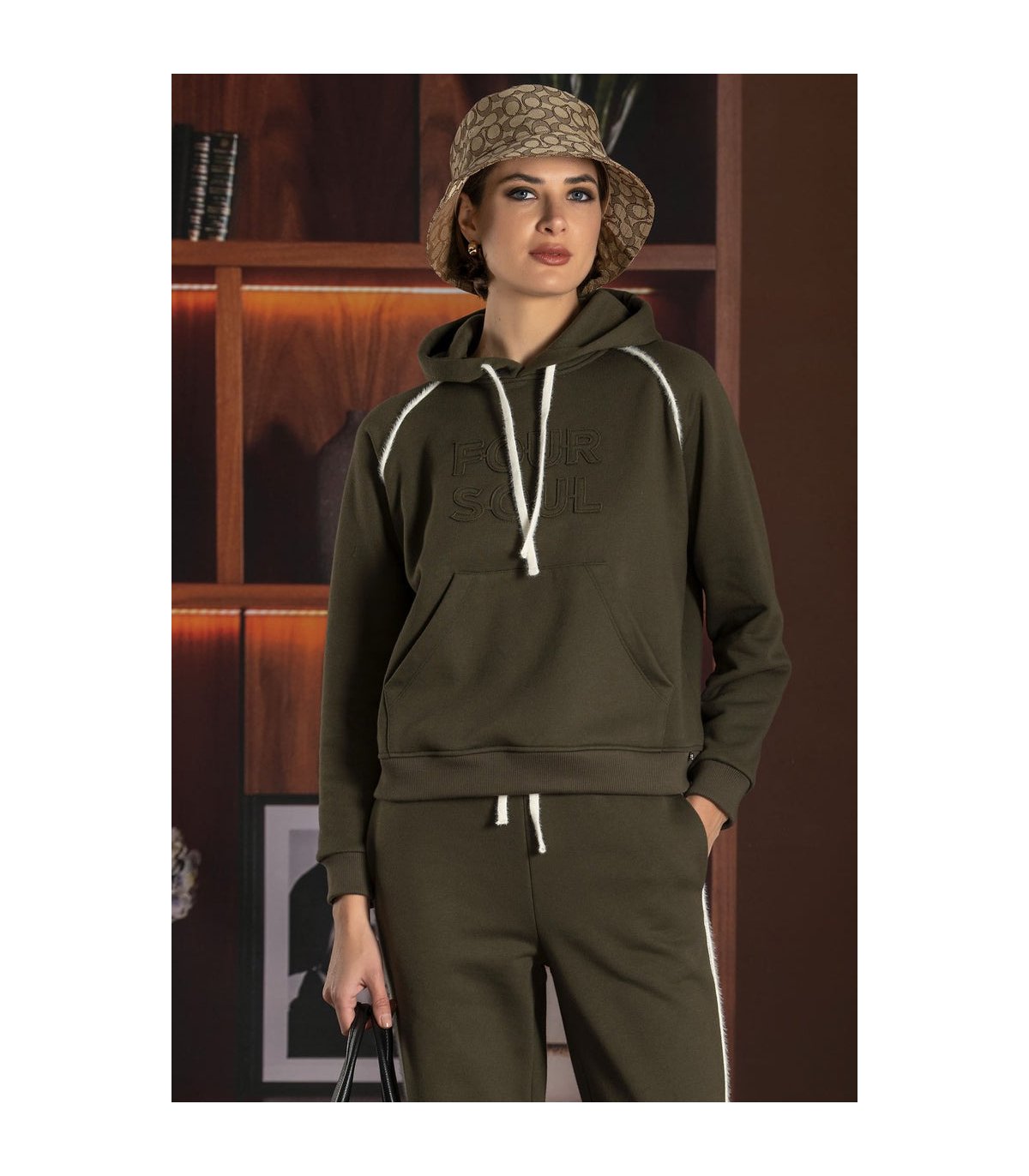 FOURSOUL Sudadera verde con franjas peluche