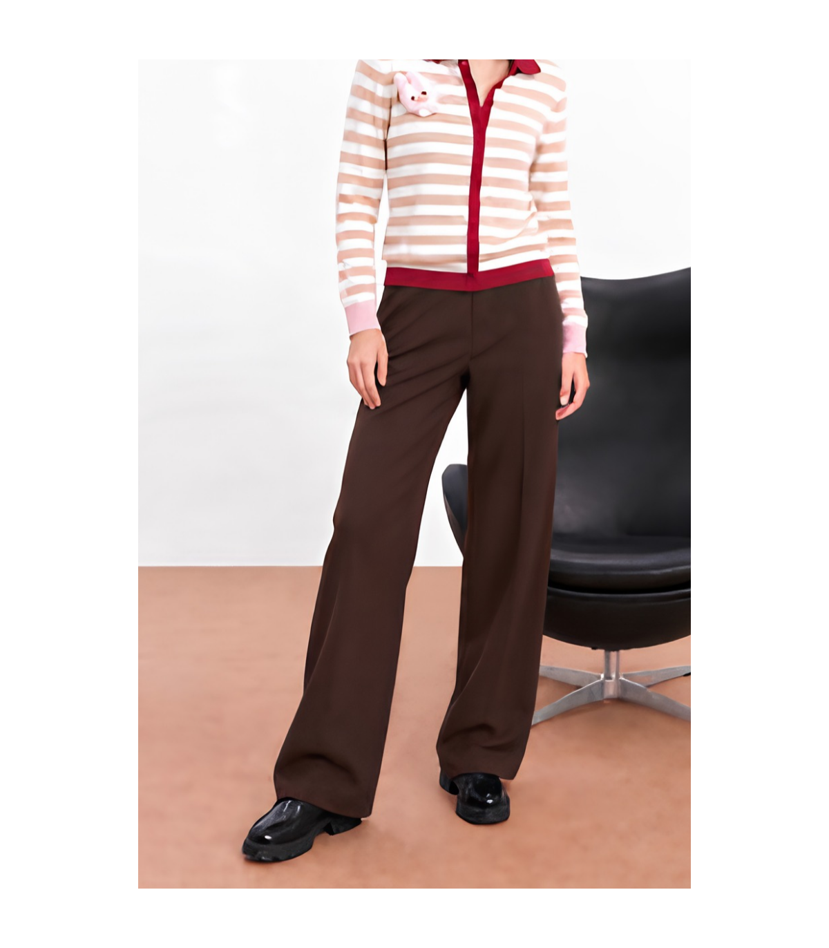Zoe Pantalón básico color chocolate