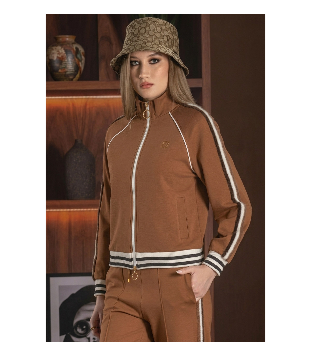 FOURSOUL Chaqueta marrón con banda peluche