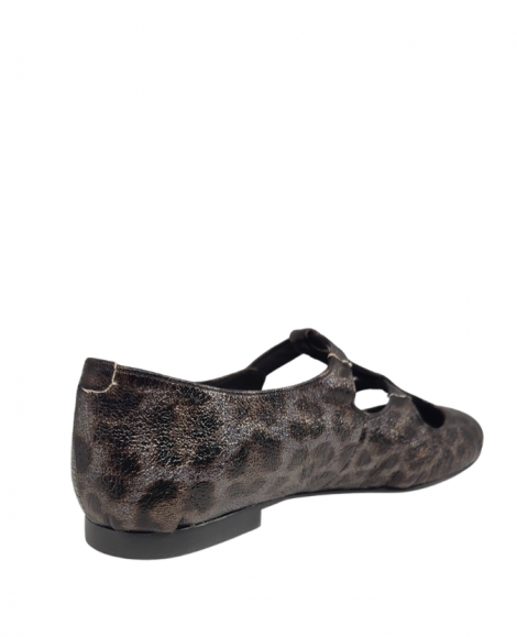 Vosso Moda Manoletina en piel estampada y detalle hebillas